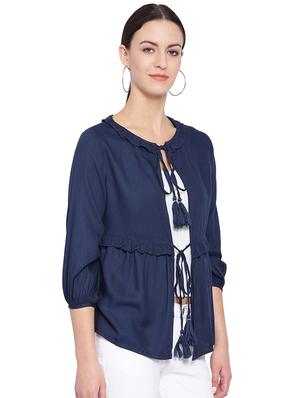 solid regular shrug - 16751083 - Standard Image - 2