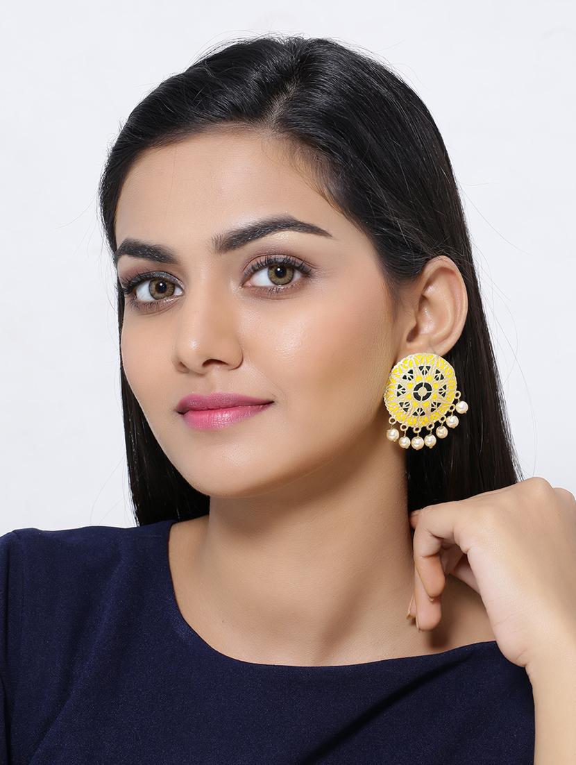gold brass studs earring - 16751301 - Zoom Image - 3