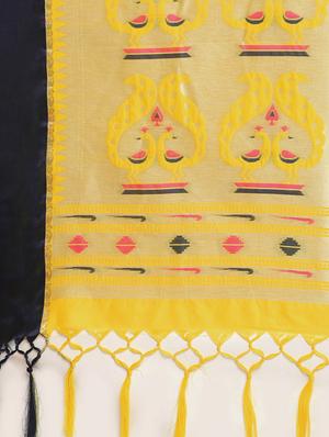 solid paithani saree with blouse - 16751470 - Standard Image - 4