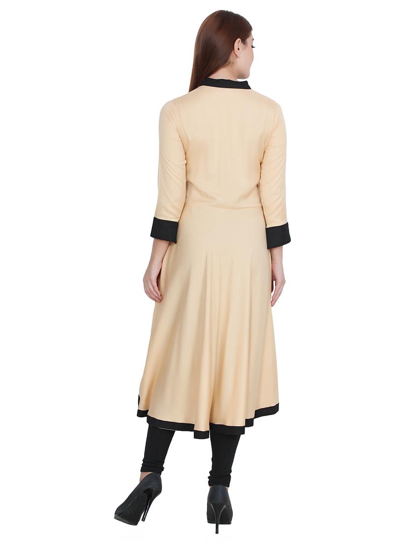 contrast solid flared kurta - 16753112 - Zoom Image - 3