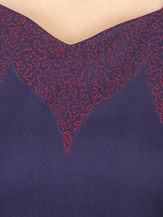 navy blue embroidered straight kurta - 16753197 - Zoom Image - 4