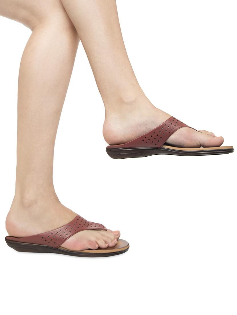 maroon toe separator sandals - 16756700 - Zoom Image - 5