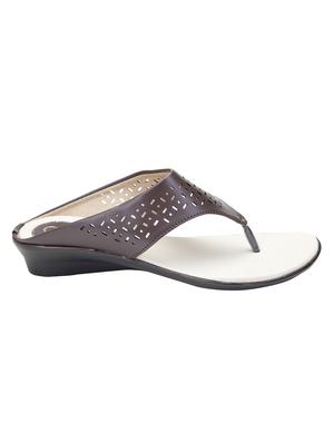 brown toe separator sandals - 16756702 - Standard Image - 2