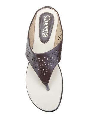 brown toe separator sandals - 16756702 - Standard Image - 4