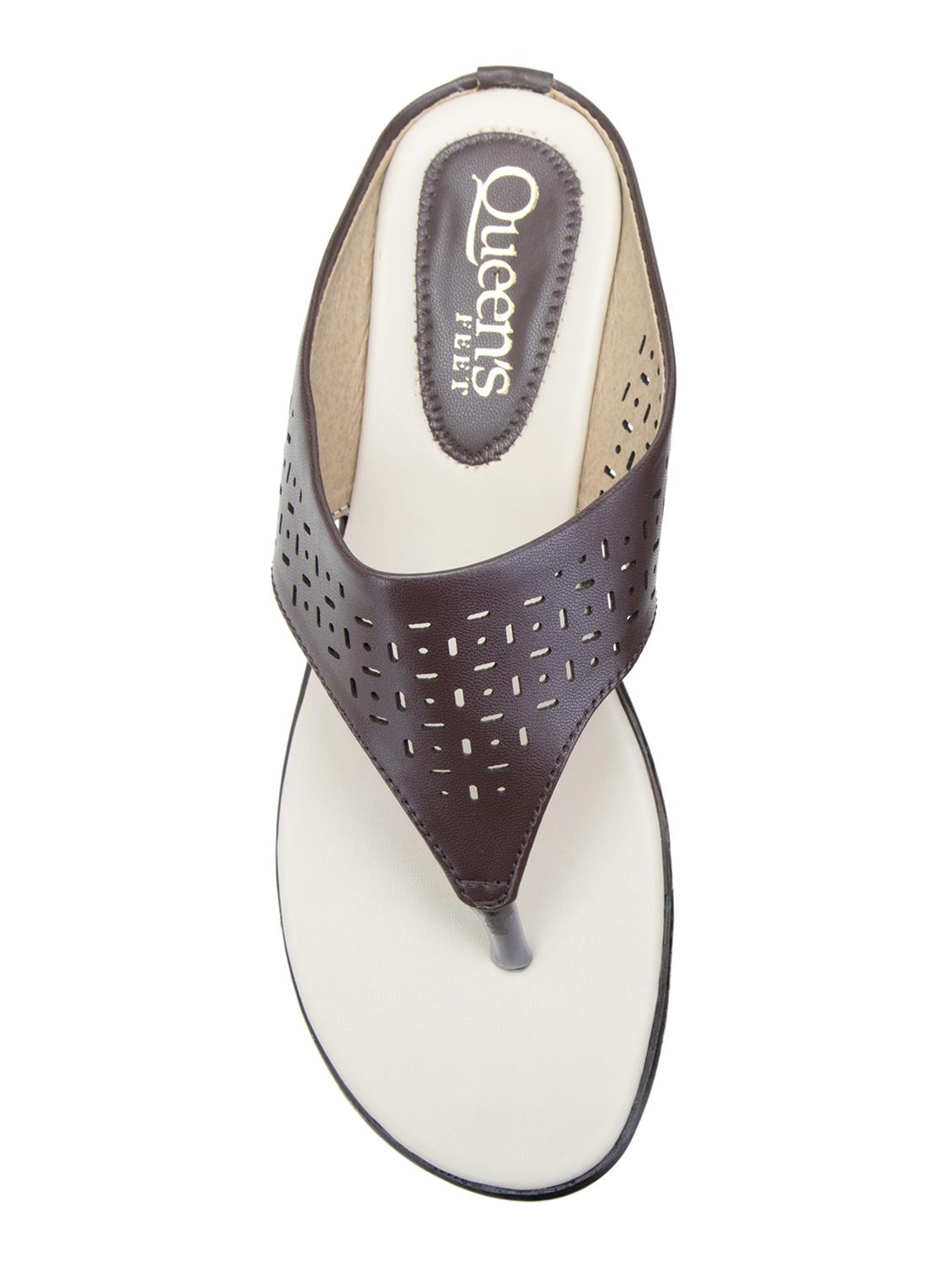 brown toe separator sandals - 16756702 - Zoom Image - 4