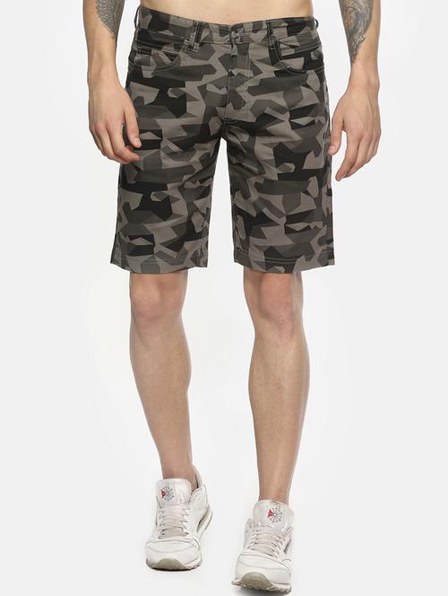 green camouflage printed shorts - 16762312 - Standard Image - 1