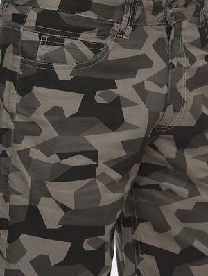 green camouflage printed shorts - 16762312 - Standard Image - 5