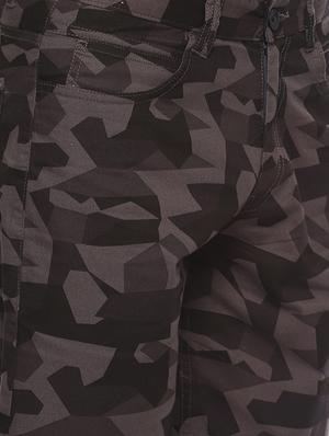grey camouflage print bermuda shorts - 16762313 - Standard Image - 5