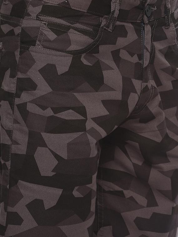 grey camouflage print bermuda shorts - 16762313 - Zoom Image - 5