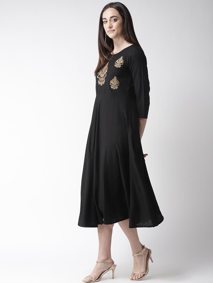 round neck embroidered detail flared dress - 16763540 - Zoom Image - 2