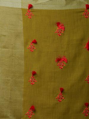 tassel detailed embroidered saree with blouse - 16763704 - Standard Image - 4