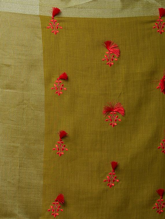 tassel detailed embroidered saree with blouse - 16763704 - Zoom Image - 4