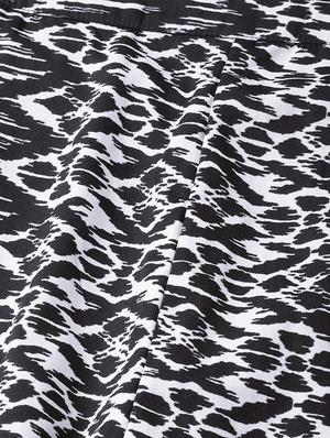 high rise abstract straight palazzo - 16764107 - Standard Image - 4