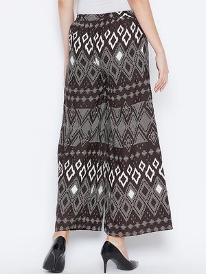 high rise geometric palazzo - 16764361 - Standard Image - 3