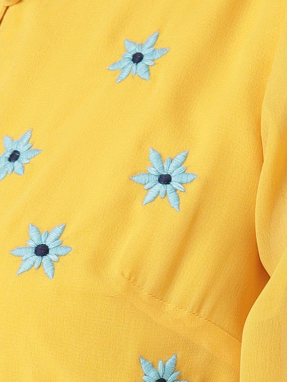 embroidered high-slit kurta - 16764456 - Zoom Image - 5