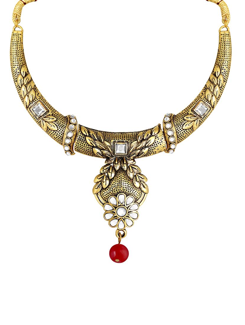 gold brass short necklace - 16767293 - Zoom Image - 3