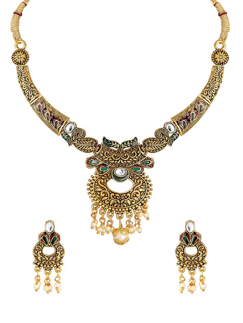 gold brass short necklace - 16767295 - Zoom Image - 1