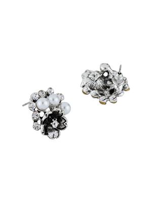 silver metal studs earring - 16768132 - Standard Image - 2