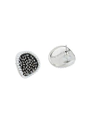 black metal studs earring - 16768154 - Standard Image - 2