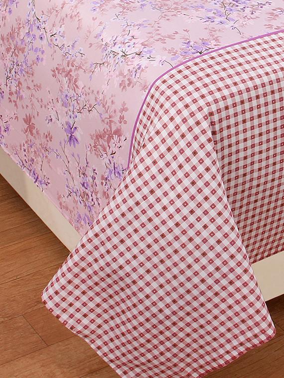 cotton double bedsheet with two stitched pillow covers - 16773919 - Zoom Image - 2