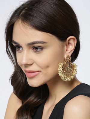 gold metal chandballi earring - 16780255 - Standard Image - 4