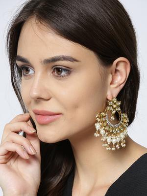gold metal chandballi earring - 16780257 - Standard Image - 4
