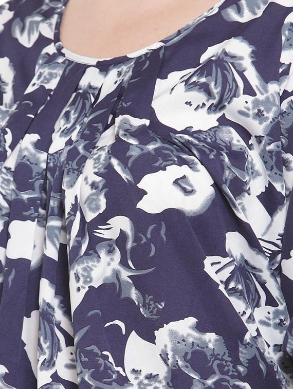 round neck floral top - 16790989 - Zoom Image - 5