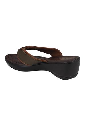 green toe separator wedges - 16802617 - Standard Image - 3