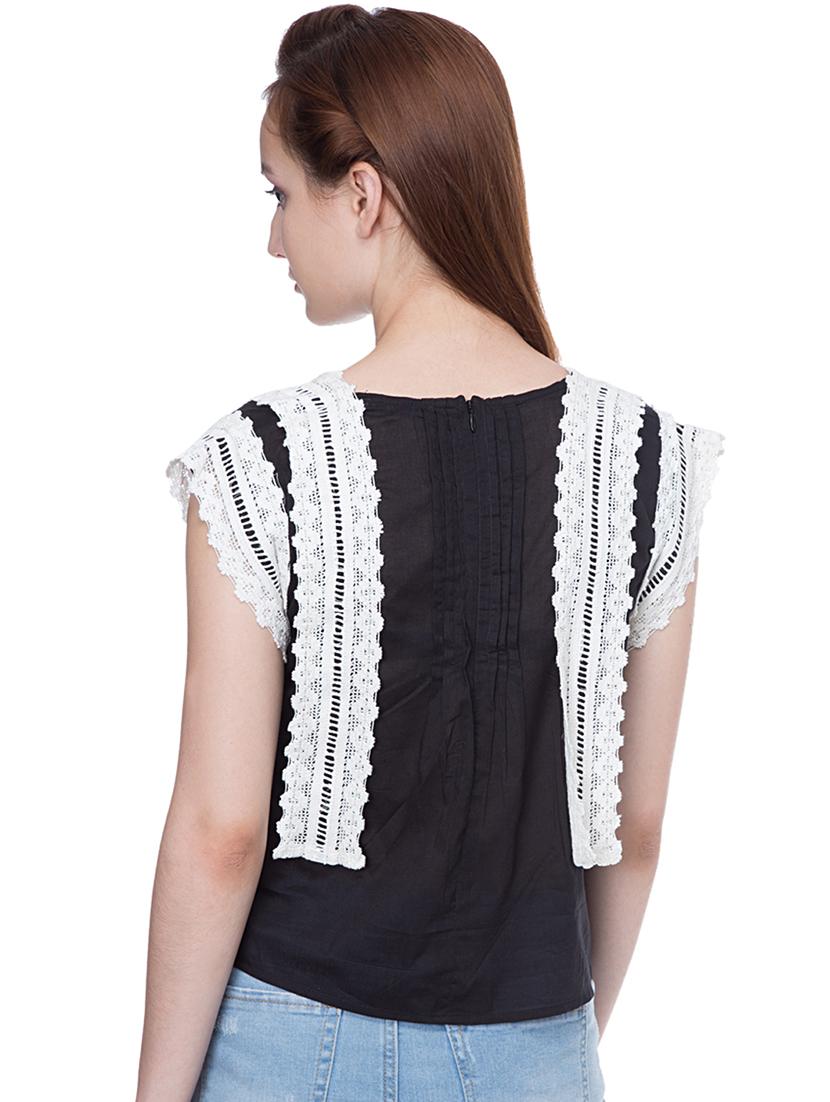 round neck lace detail top - 16805098 - Zoom Image - 3
