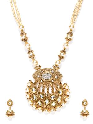 gold metal short necklace - 16811584 - Standard Image - 2