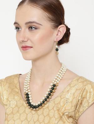 gold metal short necklace - 16811650 - Standard Image - 5