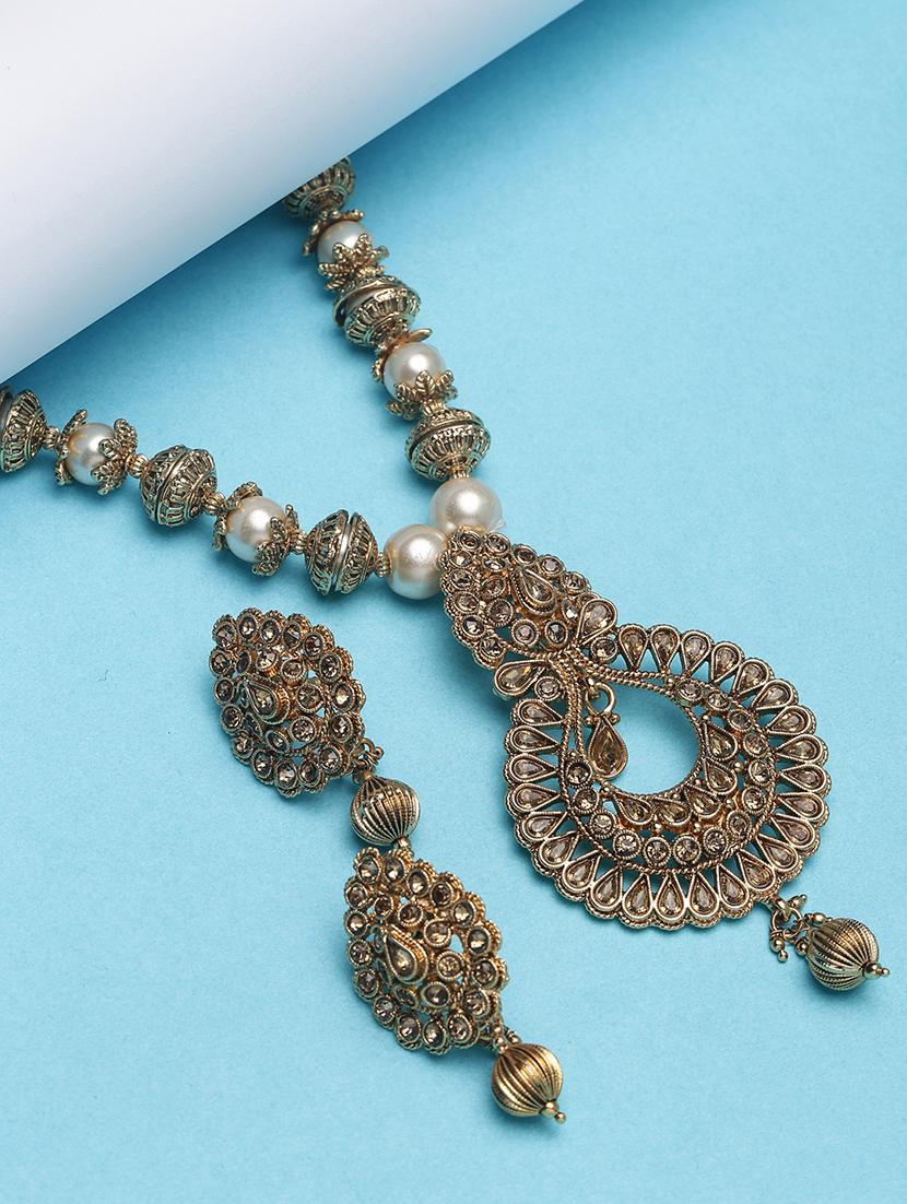 gold metal short necklace - 16811683 - Zoom Image - 1