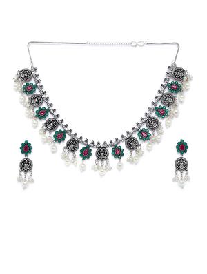 silver brass short necklace - 16811711 - Standard Image - 3