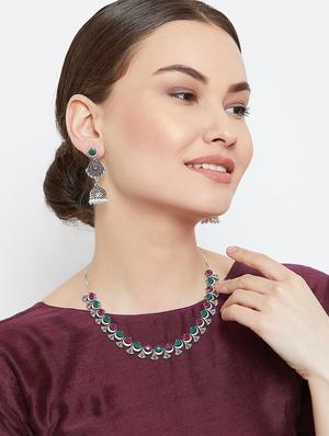 silver brass short necklace - 16811713 - Standard Image - 4