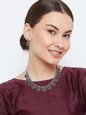 silver brass short necklace - 16811716 - Standard Image - 5