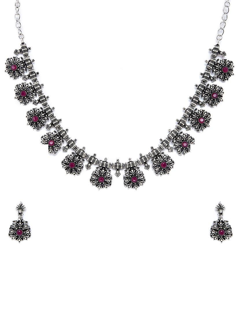 silver brass short necklace - 16811716 - Zoom Image - 1