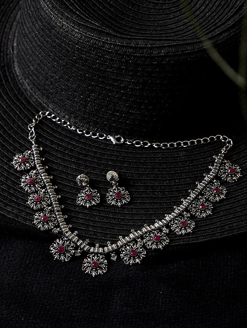 silver brass short necklace - 16811716 - Zoom Image - 2