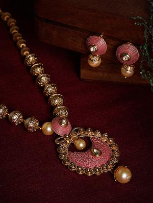 gold metal short necklace - 16811721 - Standard Image - 2