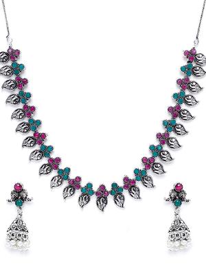 silver brass short necklace - 16811723 - Standard Image - 4