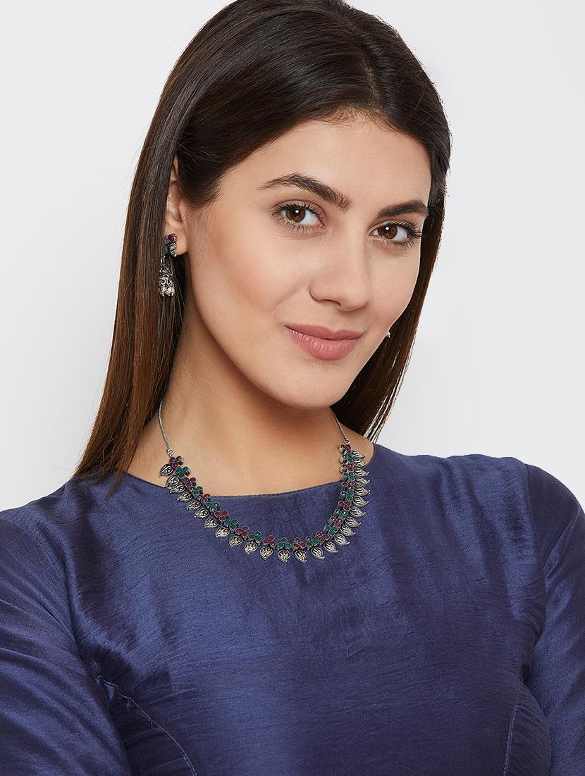 silver brass short necklace - 16811723 - Zoom Image - 5