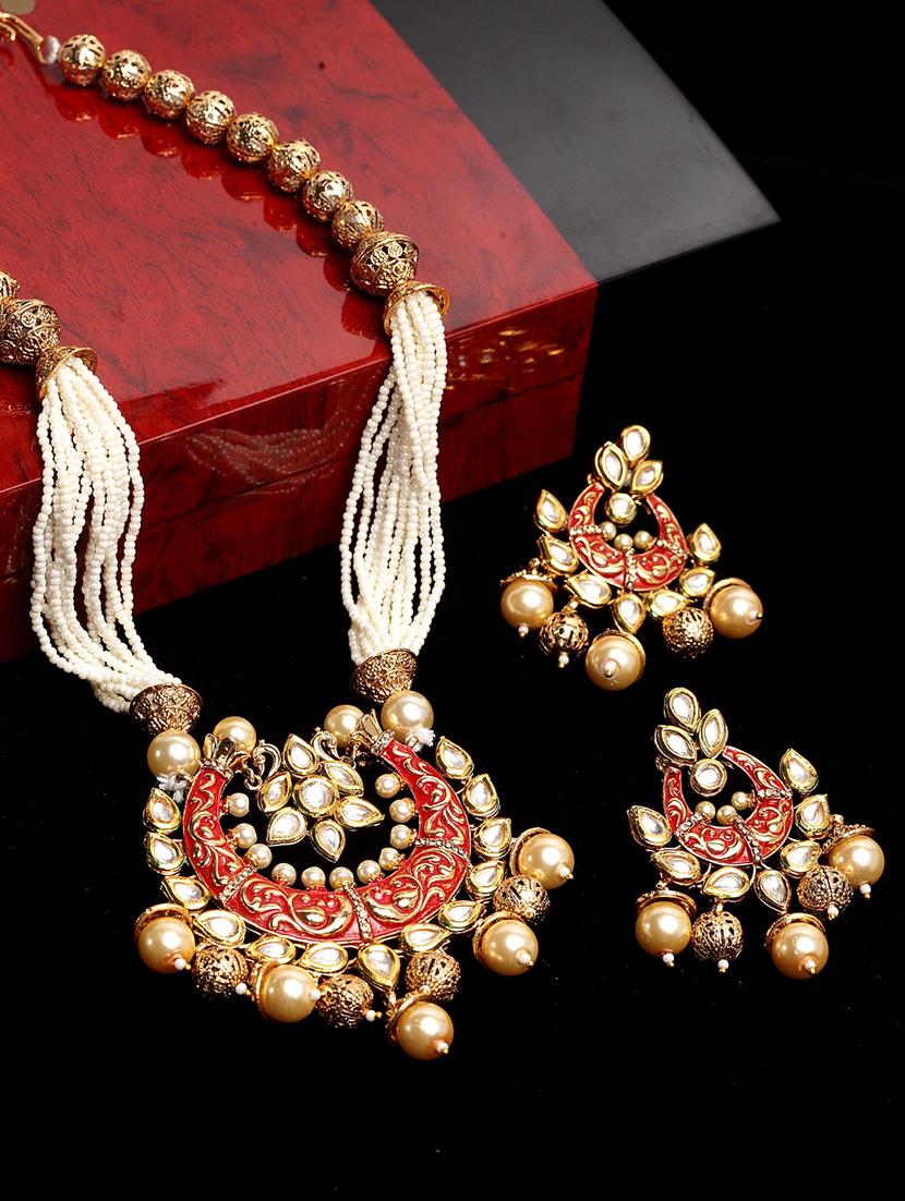gold metal short necklace - 16811746 - Zoom Image - 2