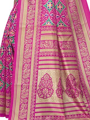 printed patola saree with blouse - 16816766 - Standard Image - 4