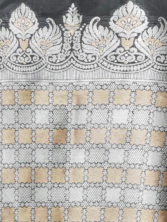 self design woven saree with blouse - 16816853 - Zoom Image - 3