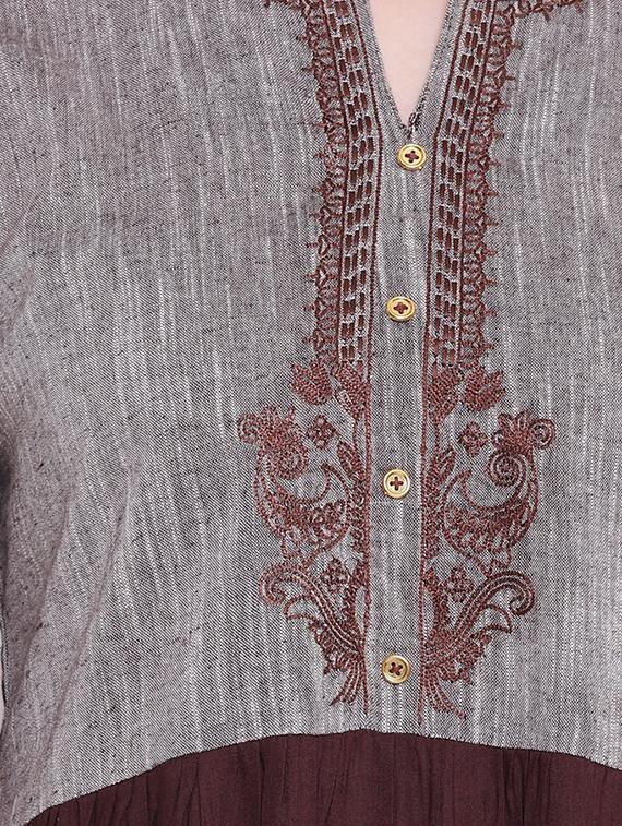 embroidered flared kurta - 16825326 - Zoom Image - 4