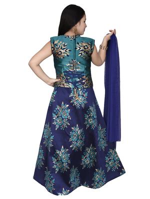 green silk blend lehnga choli - 16826483 - Standard Image - 3