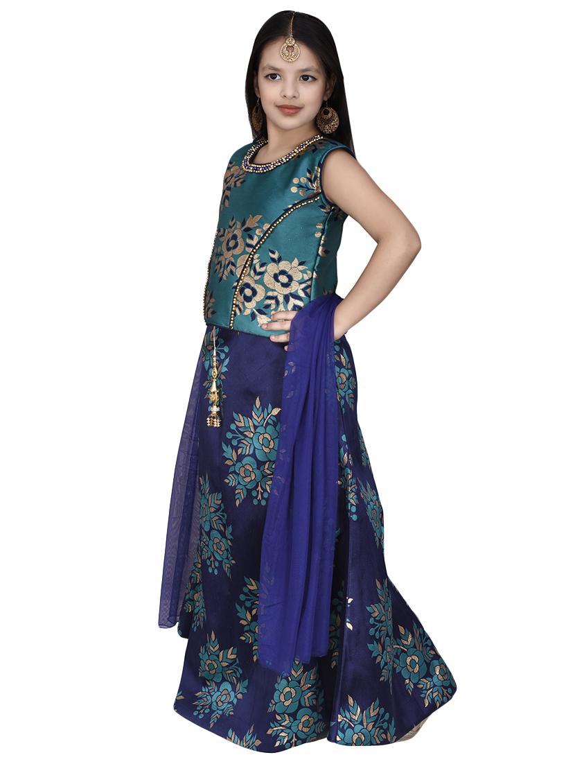 green silk blend lehnga choli - 16826483 - Zoom Image - 2