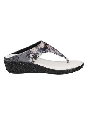 black toe separator sandals - 16828231 - Standard Image - 2
