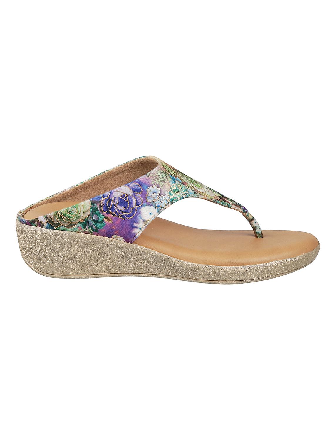 multi colored toe separator sandals - 16828232 - Zoom Image - 2