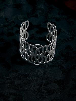 silver metal cuffs bracelet - 16831752 - Standard Image - 3