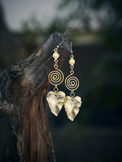 gold metal drop earring - 16831847 - Standard Image - 1